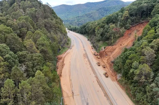 NCDOT insta a los camioneros a seguir las rutas oficiales y evitar los desvíos de las aplicaciones de navegación