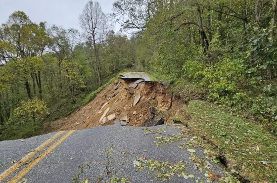 Blue Ridge Parkway reabre seis millas adicionales cerca de las rutas 151 y 276 de Carolina del Norte
