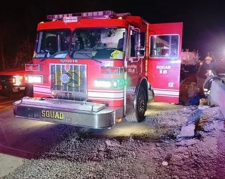 Los equipos de emergencia rescatan a los viajeros de un agujero en la I-40, las autoridades instan a respetar las señales