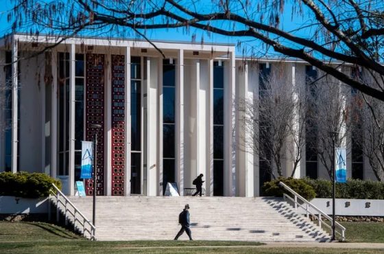 UNC Asheville cubrirá matrícula estatal para la primavera 2025