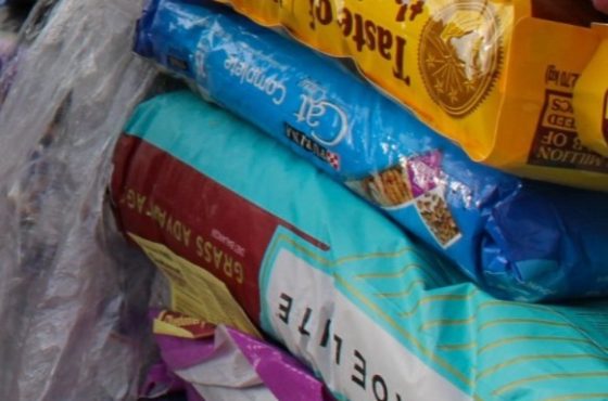 Asheville Humane Society Distribuye Alimentos para Mascotas