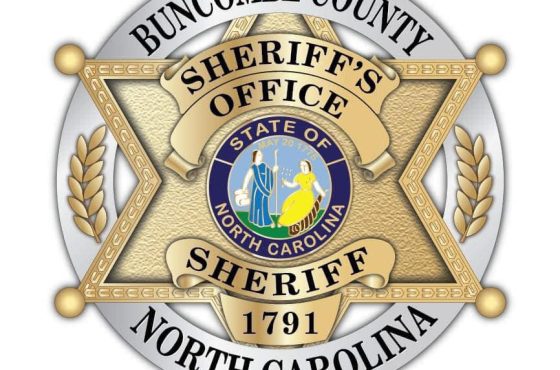 Sheriff de Buncombe reafirma que no colaborará con ICE más allá de la HB10