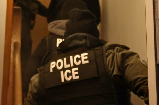 Arrestan a individuos que se hacían pasar por agentes de ICE en varios estados