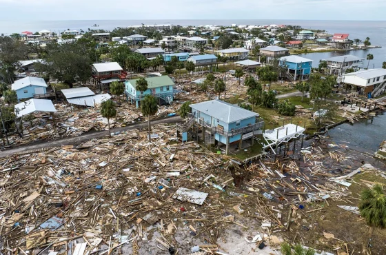 Organizadores comunitarios lideran la recuperación de Swannanoa tras el huracán Helene